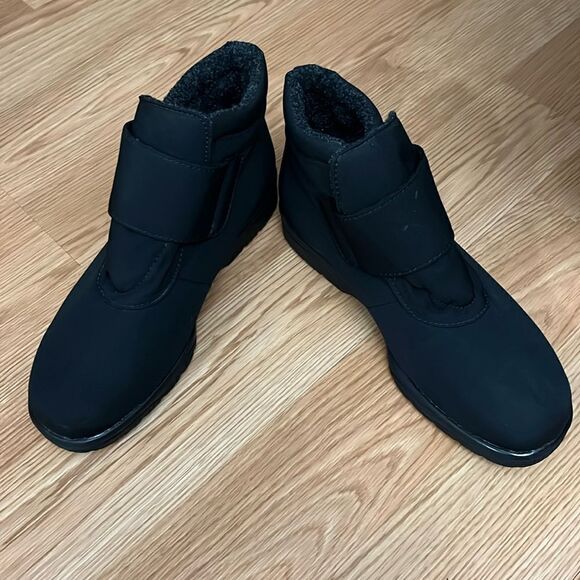 TOE WARMERS CANADA ACTIVE WOMEN’S SIZE 8 BOOTS - Picture 1 of 8